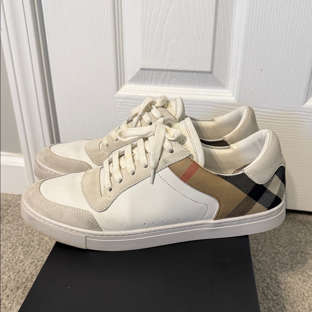 Burberry Men's White and Beige Plaid Sneakers